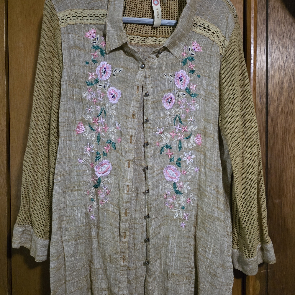 Women’s Tan Embroidered Button-Front Blouse